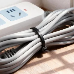 100 colliers de serrage en nylon 4,8 x 250 mm noir-Diall