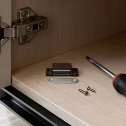 2 loqueteaux Marron 4kg à encastrer entraxe 26-Diall Outlet