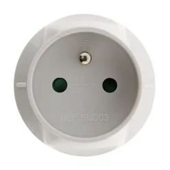 Adaptateur prise mâle 20A vers prise femelle 16A --Zenitech Clearance