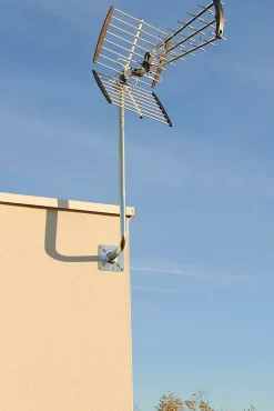 Antenne extérieure moyenne binappe - UHF^Blyss Clearance