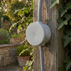 Boîte de dérivation extérieure avec 4 passe-câbles et système de verrouillage intégré 60 X 40 mm-Diall New