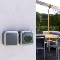 Bouton poussoir étanche en saillie Malinn gris complet-Jacobsen Best