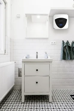 Chauffe-eau électrique Andris Elite WiFi 10 L sur évier, Classe A, Boost^Ariston Outlet