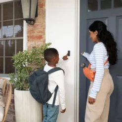 Clavier à code connecté noir compatible serrure connectée^Yale Best