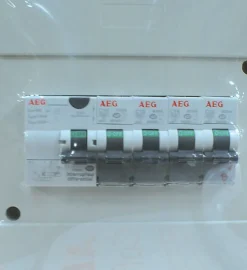 Coffret électrique prééquipé 1 rangée 6 modules --AEG Outlet