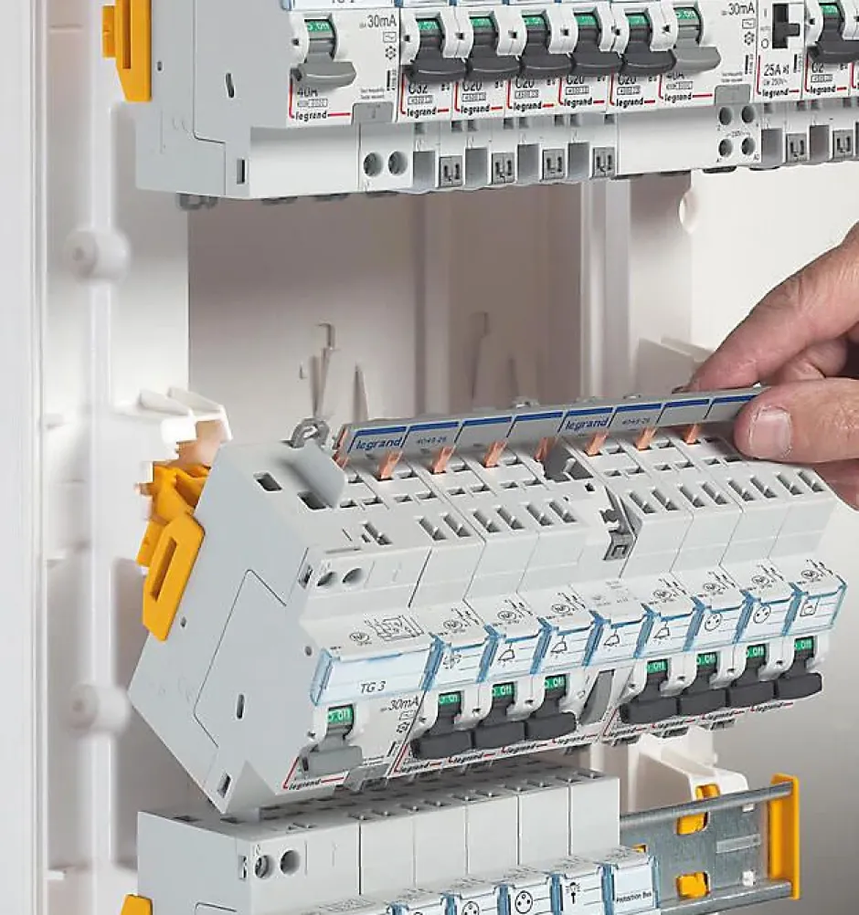 Coffret nu 52 modules 4 rangées Drivia-Legrand Sale