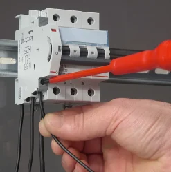 Contact auxiliaire inverseur 6 A - 250 V~-Legrand