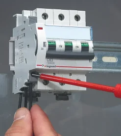 Contact auxiliaire inverseur 6 A - 250 V~-Legrand