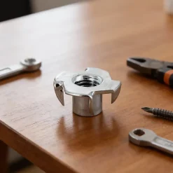 Écrou à frapper en acier 8 x 17 mm M5 Ø.5 mm vendu par 4 pièces^Diall Clearance