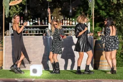 Cube décoratif avec Bluetooth 'Cube' en métal et plastique, avec changeur de couleur et LED intégrées-Näve Discount