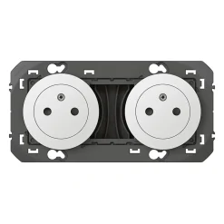 Double prise 2 pôles + terre Dooxie blanc carrée à composer^Legrand