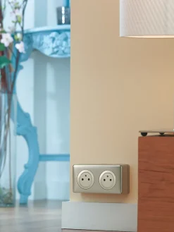 Double prise saillie Céliane titane^Legrand Clearance