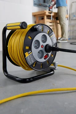 Enrouleur de bricolage HO5VVF 3G1.5mm² 25m^Diall Clearance