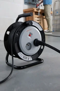 Enrouleur de bricolage H05VVF 3G1mm² 2 prises 15m-