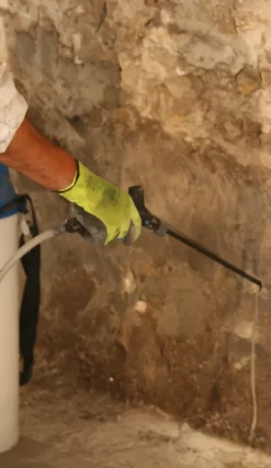 Hydrofuge Minéral MIGRASTOP 50 - 20L - Traitement Hydrofuge pour remontées capillaires, murs humides, pierres calcaires -^Comus New