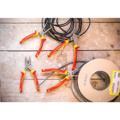 Jeu de 4 pinces isolées certifiées VDE 4-84-489 en acier à haute teneur en chrome, poignée bi matière-Stanley Online