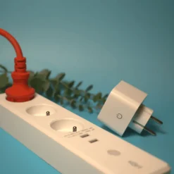 - Multi prise connectée 16A 3680W max avec 3 prises et 2 ports USB - KMPRI3680-Kozii New