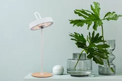 Lampe de table LED à accu magnétique pour l'extérieur et l'intérieur, en métal et plastique blanc, hauteur 36 cm-Näve