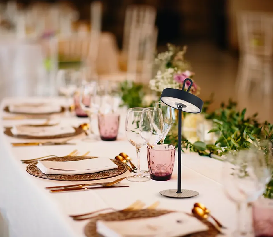 Lampe de table LED à accu magnétique pour l'extérieur et l'intérieur, en métal et plastique noir, hauteur 36 cm-Näve Discount