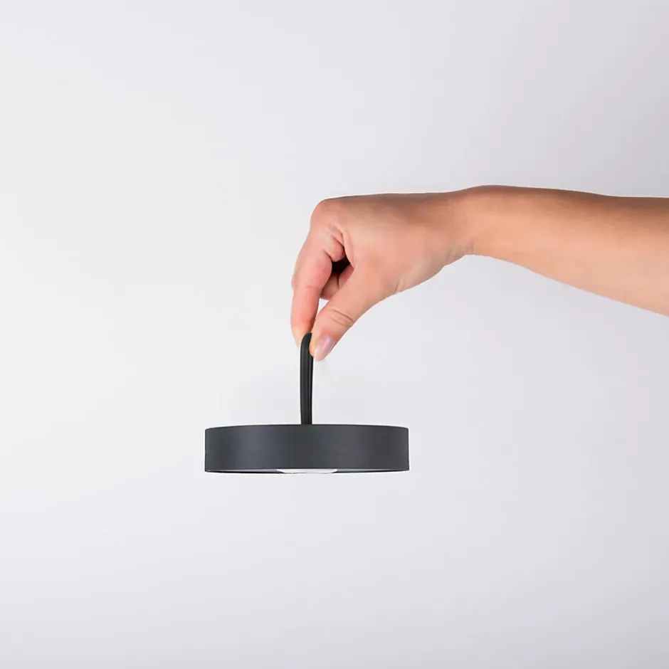 Lampe de table LED rechargeable magnétique 'ELLA' pour l'extérieur et l'intérieur, en métal et plastique noir, hauteur 35 cm^Näve New