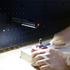 lampe d'inspection LED 120 lumens aimantée autonomie 8h fonctionne avec 3 piles AAA (LR03)^Diall Clearance