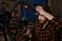 Lampe frontale indestructible FM sens 150 lumens^Varta Sale