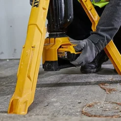 Lampe LED 18V trépied XR (sans batterie ni chargeur) en boite carton - - DCL079-XJ^DeWalt Online