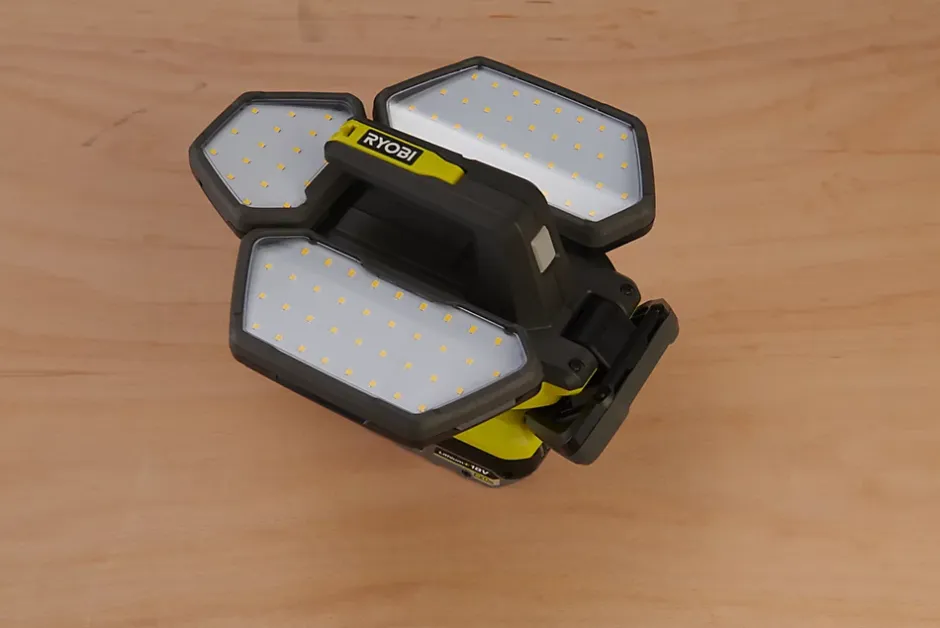 Lampe torche led R18L360 3500lm 360W^Ryobi Online