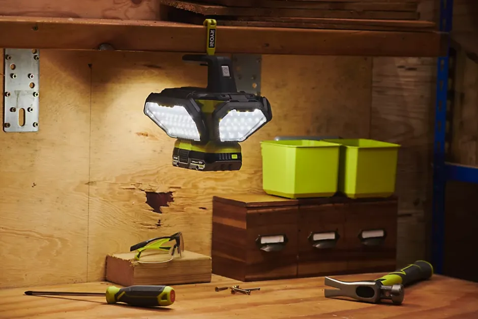 Lampe torche led R18L360 3500lm 360W^Ryobi Online