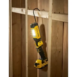 Lampe torche SFMCL050B-XJ V20 18V (sans batterie)^Stanley FatMax Online