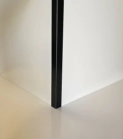 Lot 5 Cornières d'angle RAL 9005 Sat Noir - épaisseur 1mm - Long 150 cm (4 cm x 4,5 cm )-Alucouleur Outlet