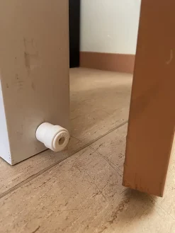 Lot de 10 butoirs de sol Tougom MADE IN FRANCE en élastomère blanc. Diamètre 36mm et hauteur 32mm.-Civic Industrie Outlet