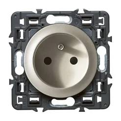 Mécanisme de prise de courant avec terre Céliane 16A titane^Legrand Online