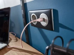 Mécanisme de prise double chargeur USB Céliane titane^Legrand Hot