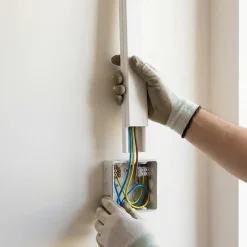 Moulure électrique blanc PVC pour passage de câbles et fils en saillie 30 x 10 mm- Outlet