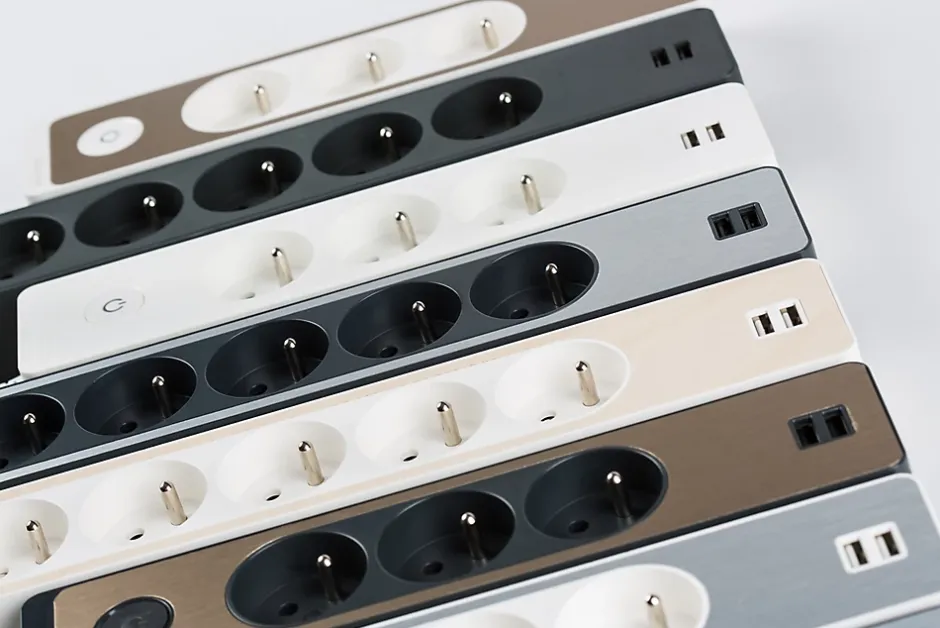 Multiprise 5 prises Odace anthracite 1.5 m^Schneider Electric Hot