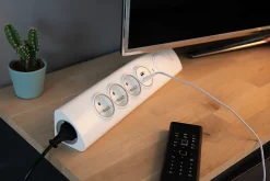 Multiprise d'angle 3 prises + 2 USB à câbler-Otio Hot