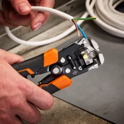 Pince à dénuder à cliquet pour câbles section 0,2 à 6 mm²^Magnusson Hot