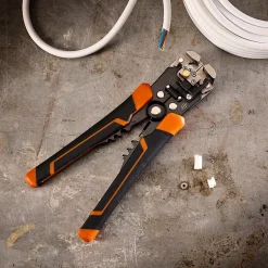 Pince à dénuder à cliquet pour câbles section 0,2 à 6 mm²^Magnusson Hot