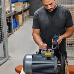 Pince multimètre True RMS GMC 600-15 Professional , 600 A, 600 V, IP54^Bosch Best