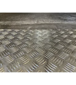 Plaque Aluminium Strié, ép. 2/3mm, Hauteur 75cm x Largeur 140cm^Alucouleur Sale