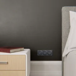 Plaque de finition 3 postes Odace Styl S540706 coloris anthracite l.227 x P.10 x H.85 mm^Schneider Electric