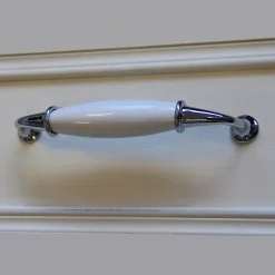 Poignée de meuble nœud Porcelaine Vras chrome brillant l.14.2cm x h.2cm x p.3.7cm^GoodHome New