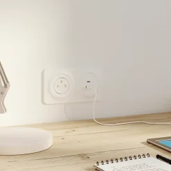 Prise avec terre affleurante en saillie Espen blanc composable-Jacobsen Best