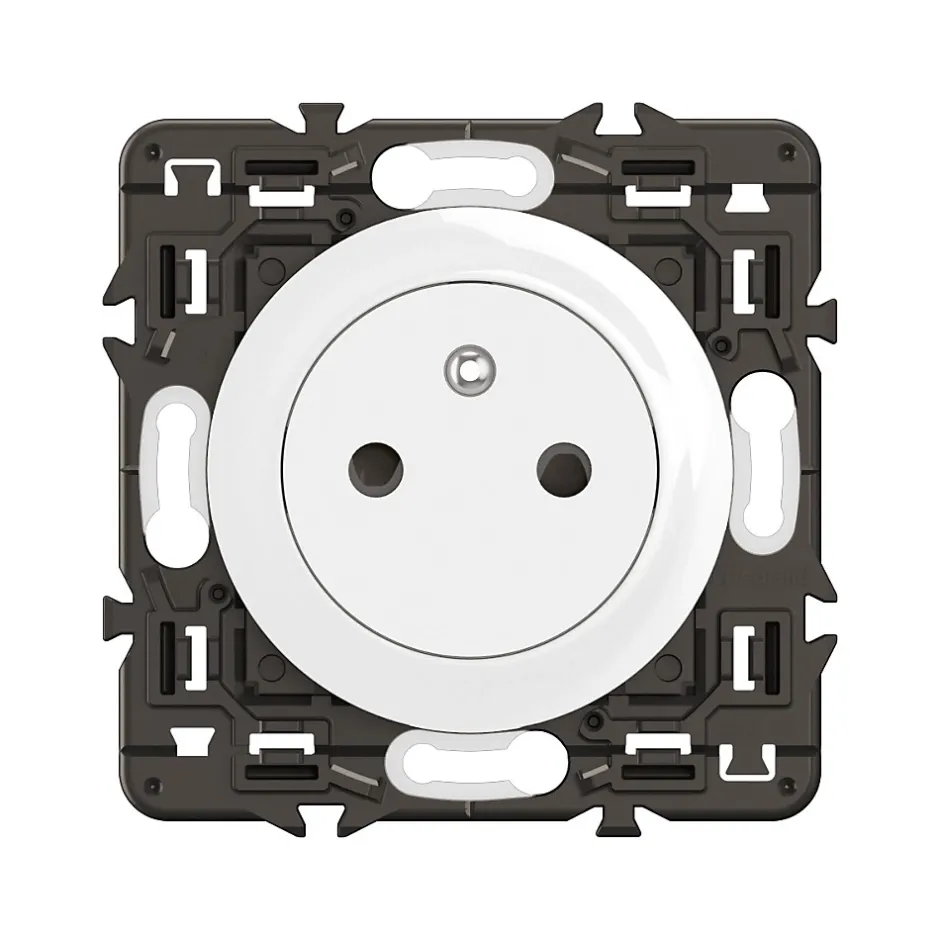 Prise de courant avec terre Céliane sans plaque blanc^Legrand New