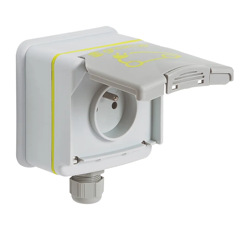 Prise de courant étanche Green'up pour véhicule électrique + patère de sécurité^Legrand Sale