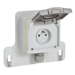 Prise de courant étanche Green'up pour véhicule électrique + patère de sécurité^Legrand Sale