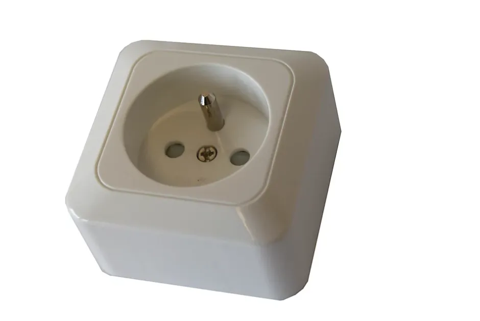 Prise 2P+T en saillie Celesta - blanc --Dio Discount