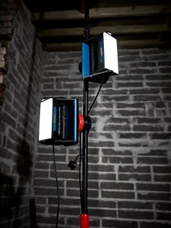 Projecteur de chantier double sur pied 2000 lumens^Erbauer Discount