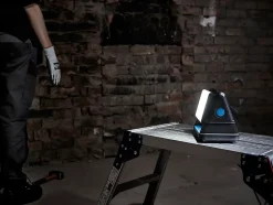 Projecteur de chantier 2000 lumens^Erbauer Best